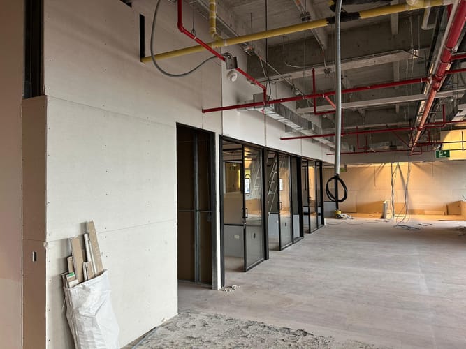 Oficina en arriendo en El Poblado, Medellín, 321 m² · foto 4 de 4