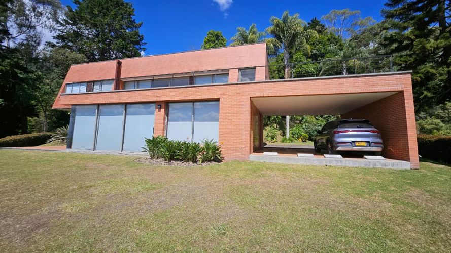 Casa de 3 alcobas en venta en Las Palmas, Envigado, 350 m² · foto 2 de 24