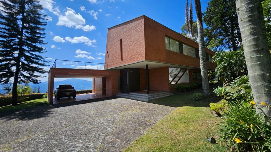 Casa de 3 alcobas en venta en Las Palmas, Envigado, 350 m² · foto 3 de 24