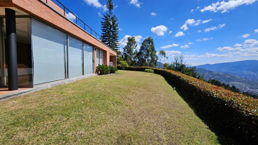 Casa de 3 alcobas en venta en Las Palmas, Envigado, 350 m² · foto 4 de 24