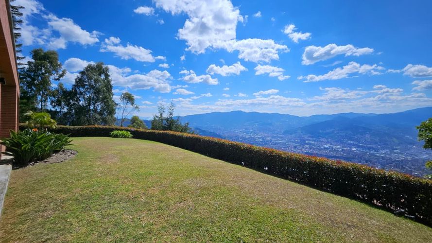 Casa de 3 alcobas en venta en Las Palmas, Envigado, 350 m² · foto 10 de 24