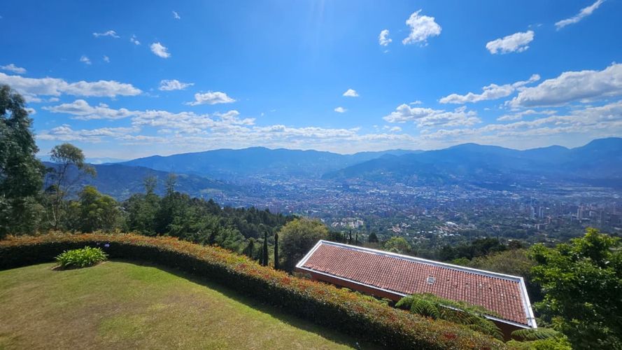 Casa de 3 alcobas en venta en Las Palmas, Envigado, 350 m² · foto 18 de 24