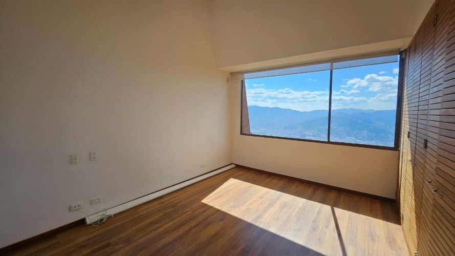 Casa de 3 alcobas en venta en Las Palmas, Envigado, 350 m² · foto 22 de 24