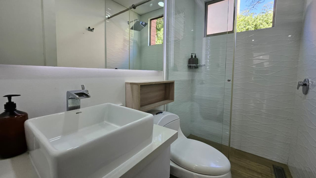 Apartamento en arriendo en Altos Del Poblado, Medellín · foto 10 de 17
