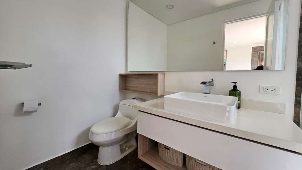 Apartamento en arriendo en Altos Del Poblado, Medellín · foto 16 de 17