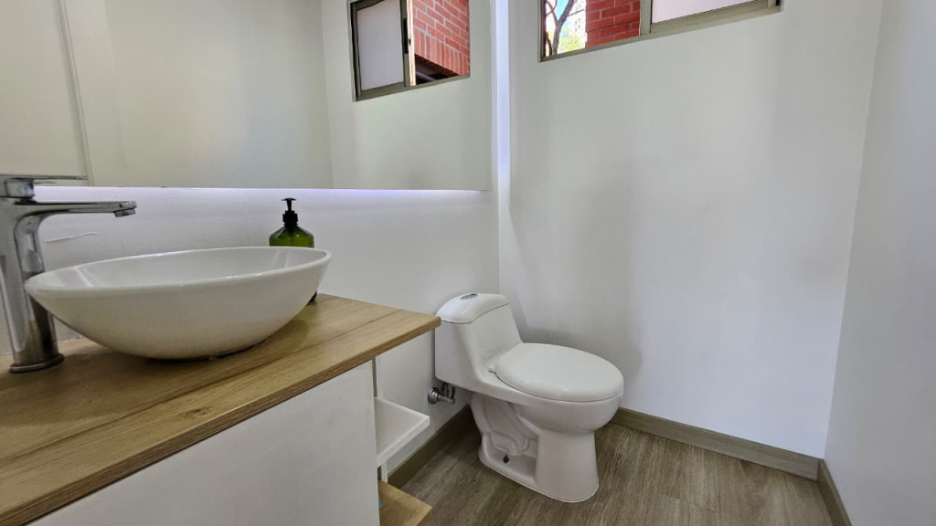 Apartamento en arriendo en Altos Del Poblado, Medellín · foto 17 de 17