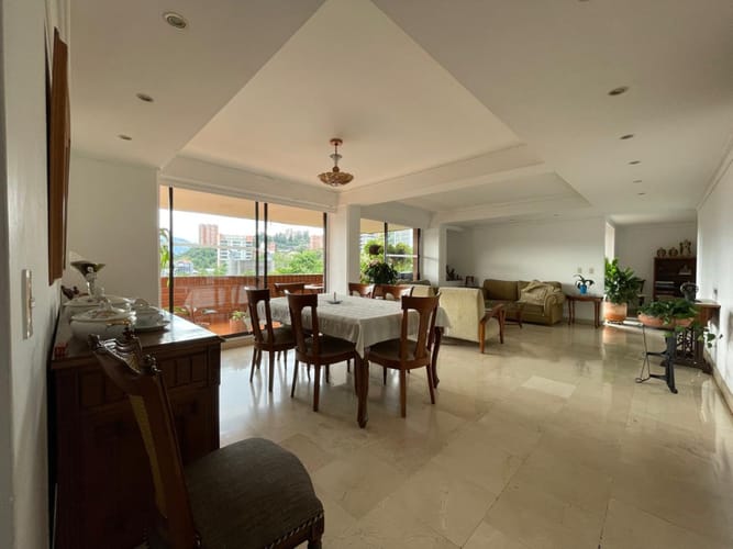 Apartamento en venta en El Poblado, Medellín · foto 3 de 24