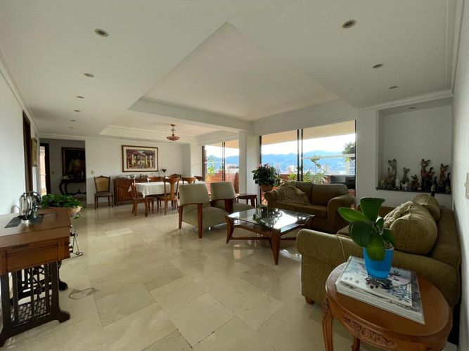 Apartamento en venta en El Poblado, Medellín · foto 6 de 24