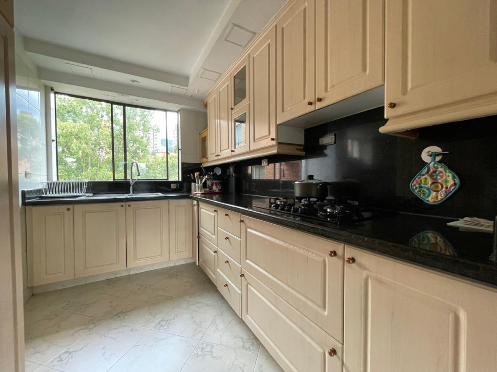Apartamento en venta en El Poblado, Medellín · foto 9 de 24