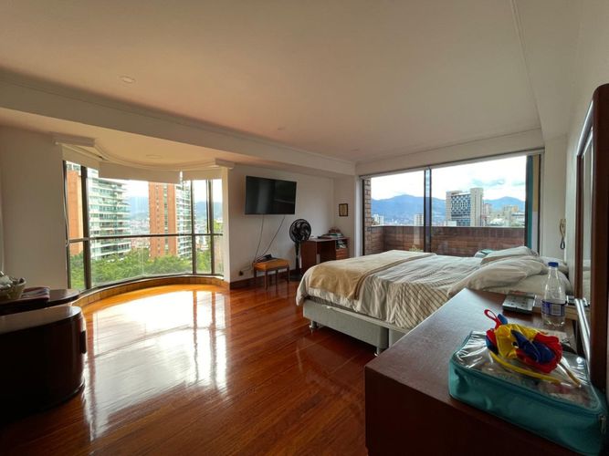 Apartamento en venta en El Poblado, Medellín · foto 12 de 24