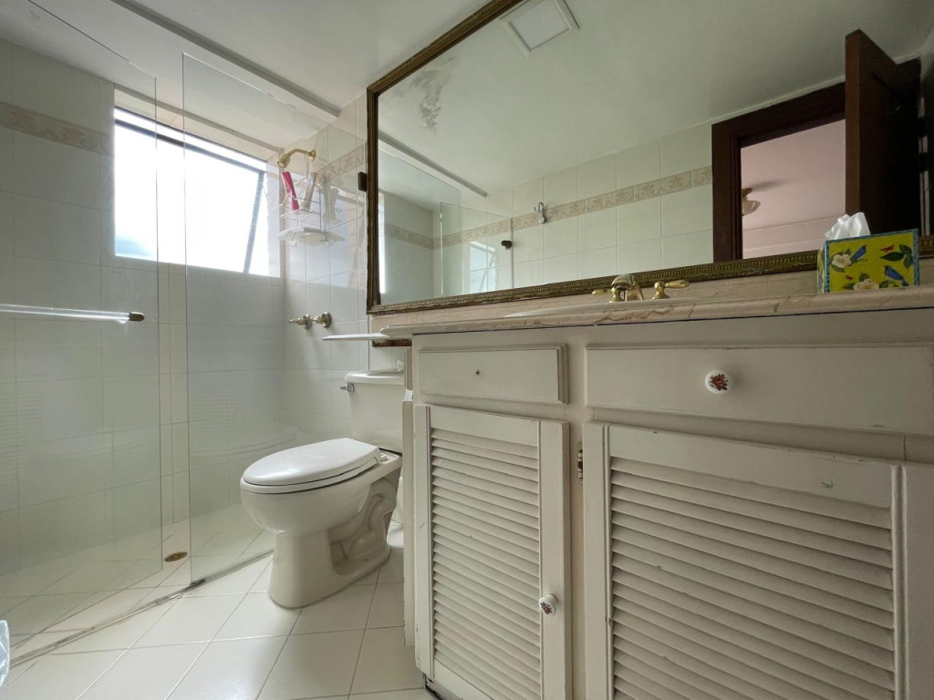 Apartamento en venta en El Poblado, Medellín · foto 18 de 24