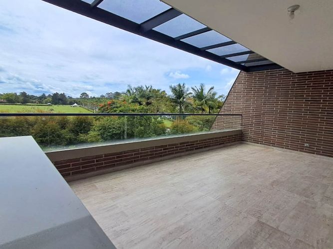 Apartamento de 2 alcobas en arriendo en Guayabito, Rionegro, 110 m² · foto 2 de 17