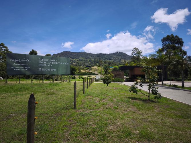 Lote en venta en El Tambo, La Ceja, 1076 m² · foto 3 de 9
