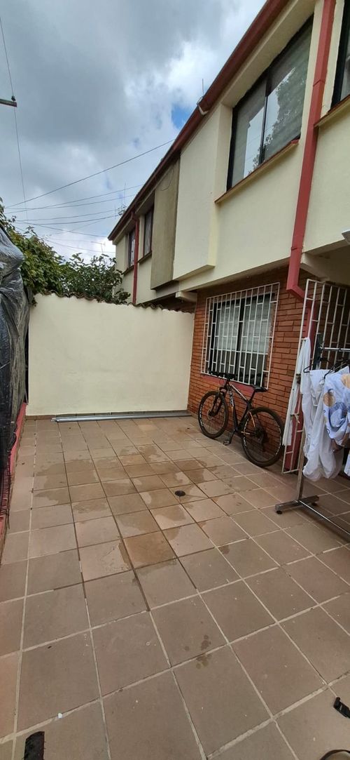 Casa en venta en Cedritos, Bogotá · foto 3 de 19