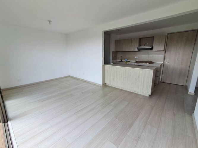Apartamento de 2 alcobas en arriendo en Ub. Serranias, Rionegro, 66 m² · foto 4 de 11