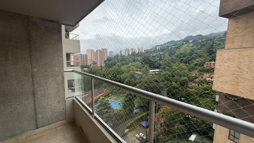 Apartamento de 3 alcobas en venta en Mayorca, Sabaneta, 84 m² · foto 3 de 19