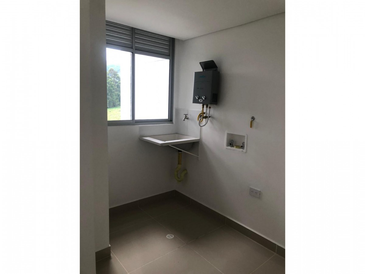 Apartamento en venta en La Ferreria, La Estrella · foto 4 de 18
