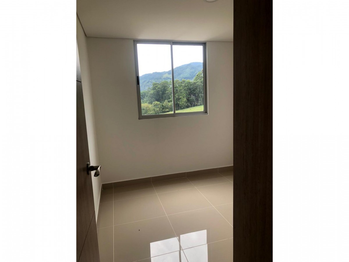 Apartamento en venta en La Ferreria, La Estrella · foto 7 de 18