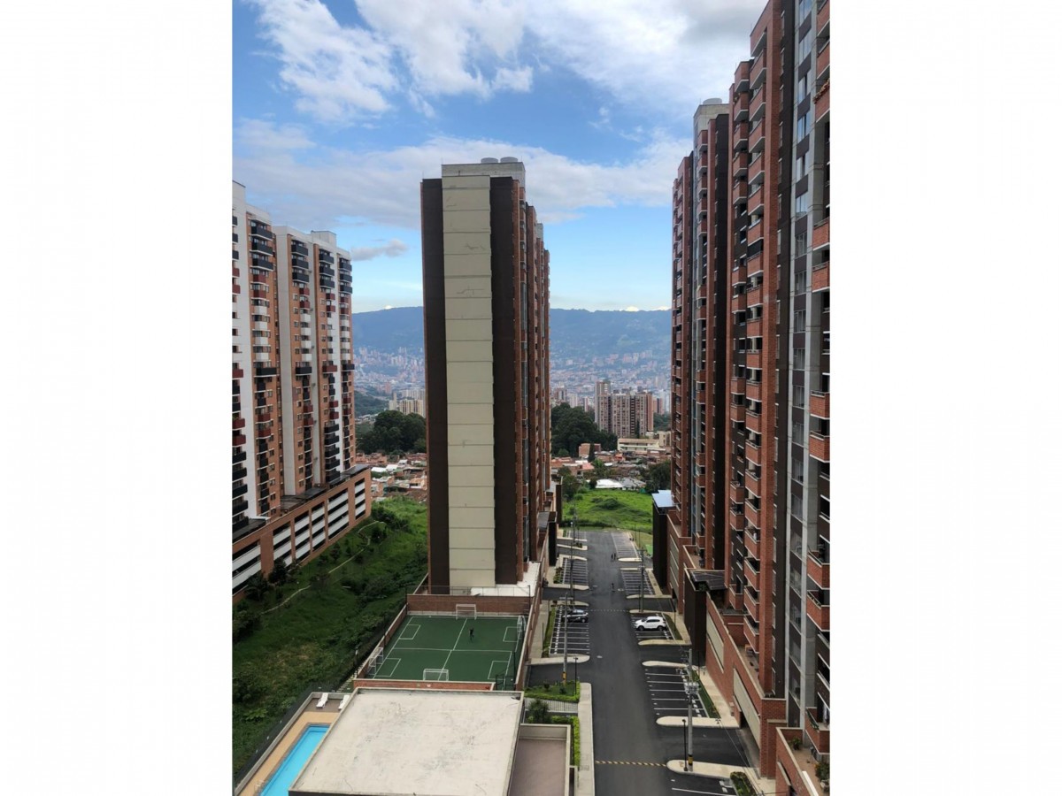Apartamento en venta en La Ferreria, La Estrella · foto 14 de 18
