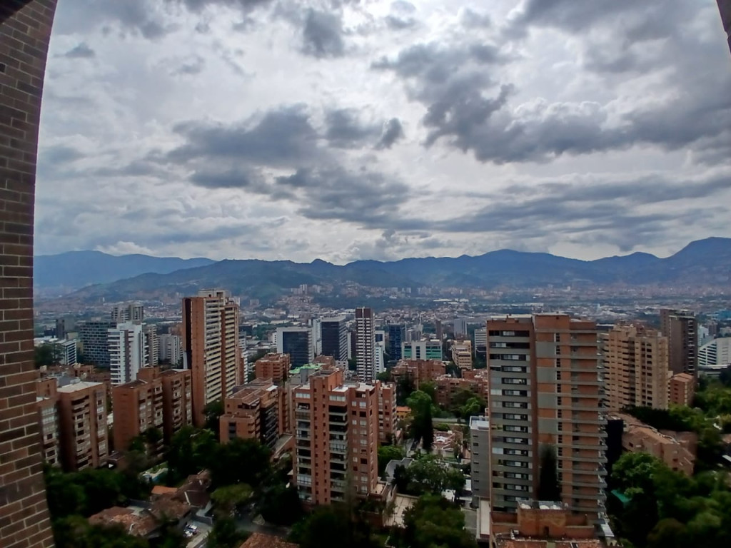 Apartamento en arriendo en El Poblado, Medellín · foto 3 de 16