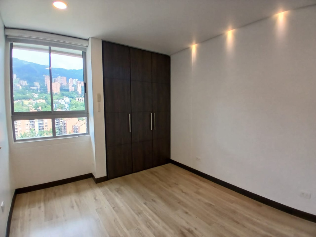 Apartamento en arriendo en El Poblado, Medellín · foto 14 de 16