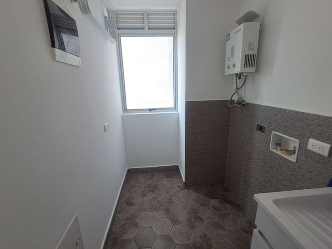 Apartamento de 2 alcobas en arriendo en El Diamante No. 2, Medellín, 72 m² · foto 12 de 15