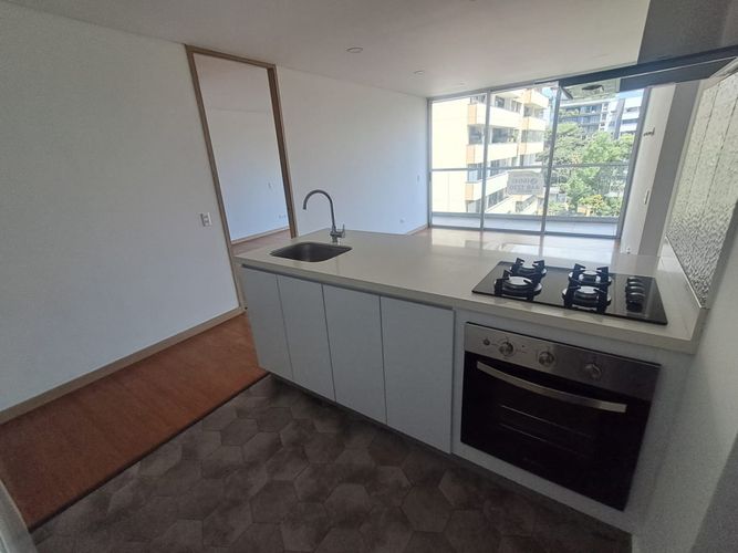Apartamento de 2 alcobas en arriendo en El Diamante No. 2, Medellín, 72 m² · foto 13 de 15