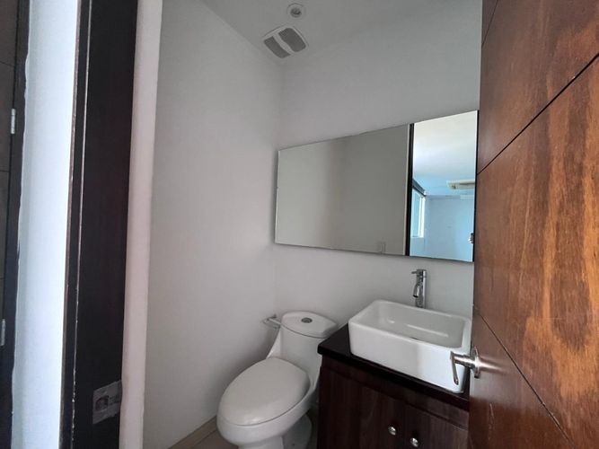 Oficina en arriendo en El Poblado, Medellín, 92 m² · foto 4 de 9
