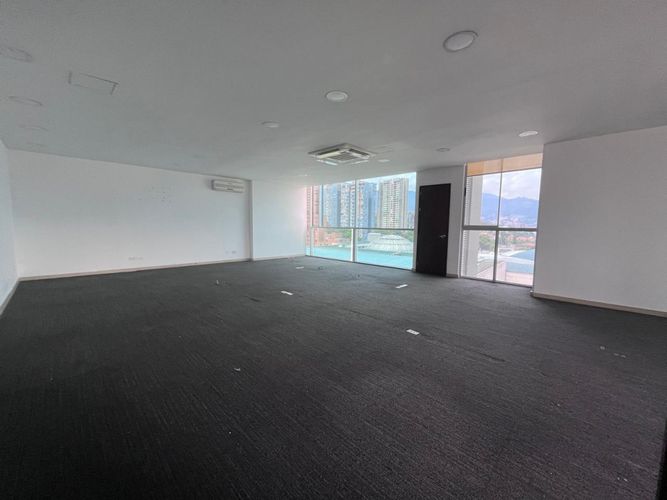 Oficina en arriendo en El Poblado, Medellín, 92 m² · foto 7 de 9