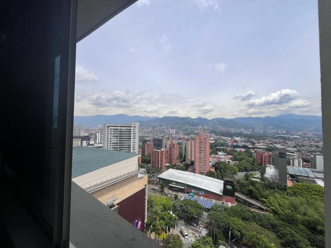 Oficina en arriendo en El Poblado, Medellín, 92 m² · foto 8 de 9