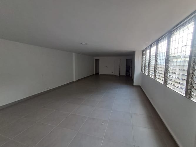 Local en arriendo en El Poblado, Medellín, 90 m² · foto 3 de 7