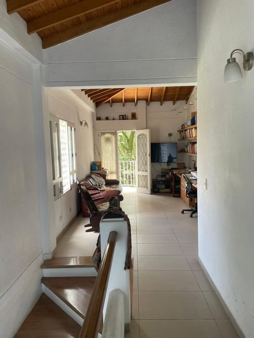 Casa de 6 alcobas en venta en El Poblado, Medellín, 420 m² · foto 3 de 4