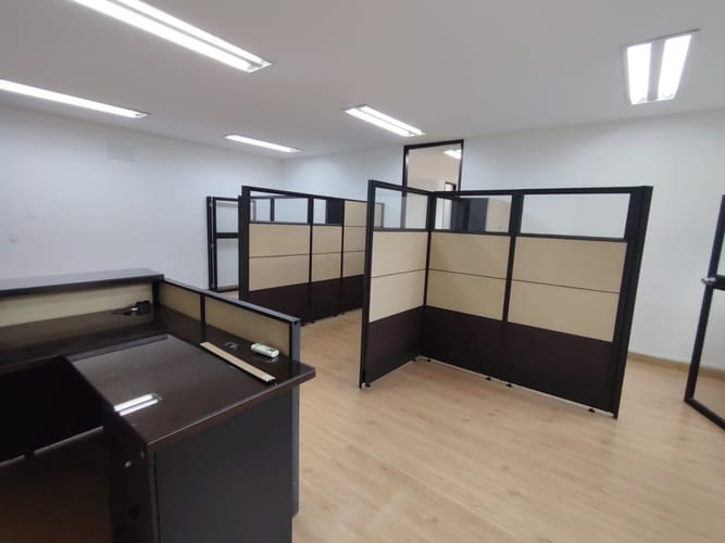 Oficina en arriendo en El Poblado, Medellín, 73 m² · foto 2 de 5