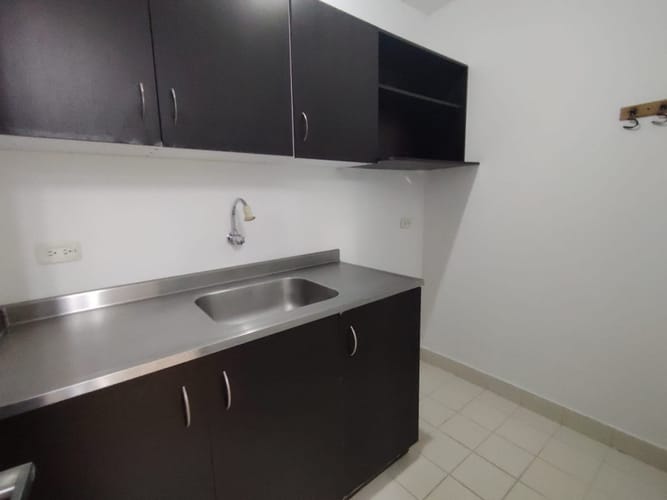Oficina en arriendo en El Poblado, Medellín, 73 m² · foto 4 de 5