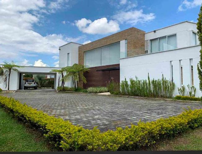 Casa de 6 alcobas en venta en Llano Grande, Rionegro, 560 m² · foto 2 de 12