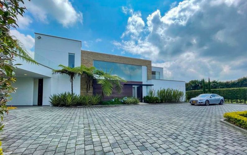 Casa de 6 alcobas en venta en Llano Grande, Rionegro, 560 m² · foto 8 de 12