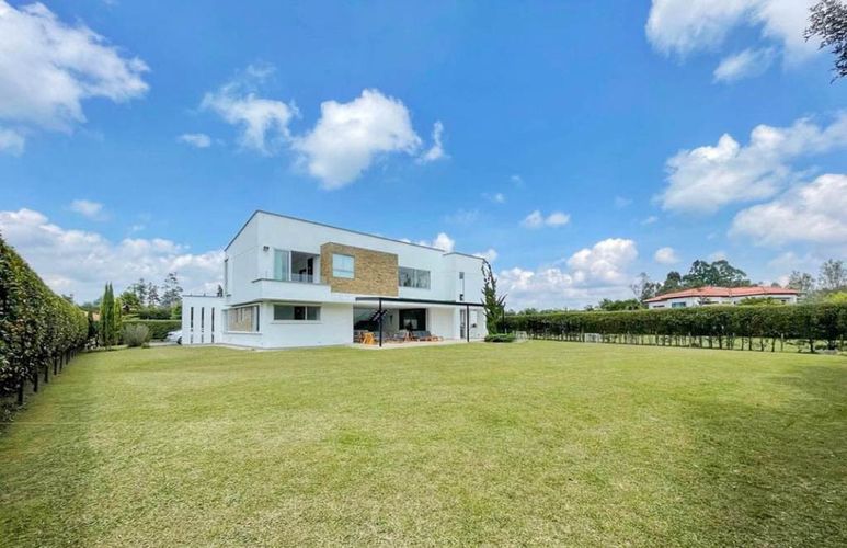 Casa de 6 alcobas en venta en Llano Grande, Rionegro, 560 m² · foto 11 de 12