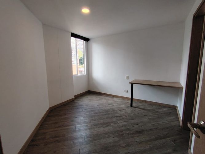 Apartamento de 2 alcobas en arriendo en Castropol, Medellín, 86 m² · foto 4 de 10