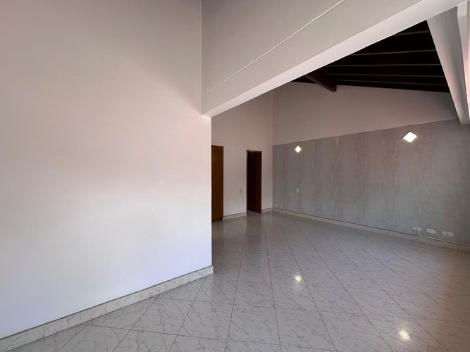 Casa de 4 alcobas en venta en El Poblado, Medellín, 261 m² · foto 11 de 19