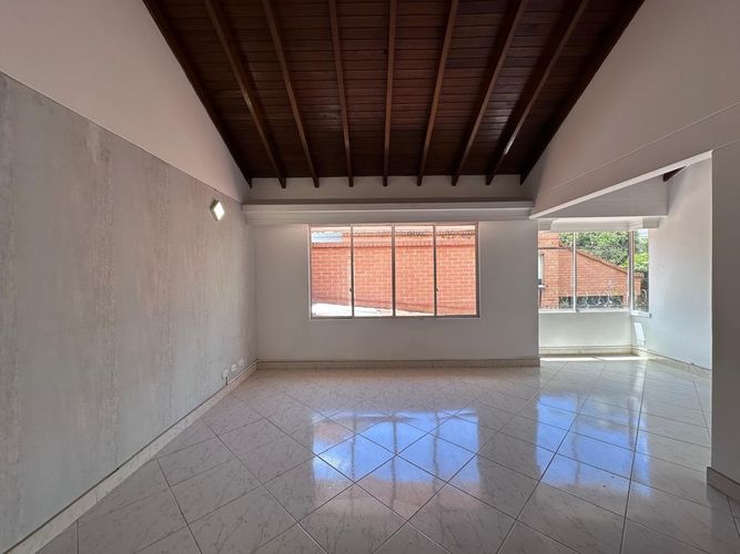 Casa de 4 alcobas en venta en El Poblado, Medellín, 261 m² · foto 9 de 19