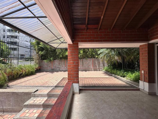 Casa de 4 alcobas en venta en El Poblado, Medellín, 261 m² · foto 19 de 19