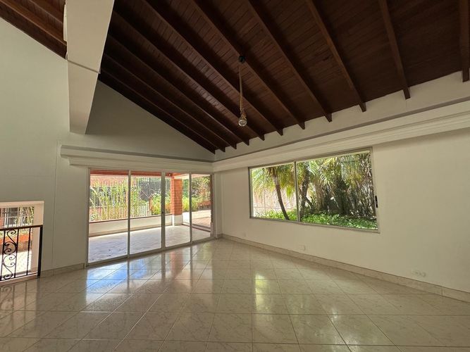 Casa de 4 alcobas en venta en El Poblado, Medellín, 261 m² · foto 8 de 19
