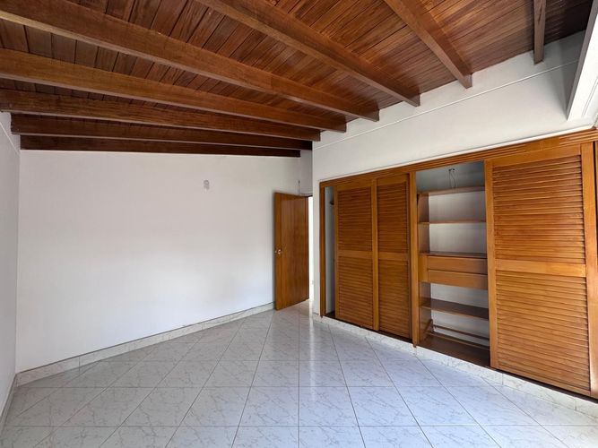 Casa de 4 alcobas en venta en El Poblado, Medellín, 261 m² · foto 13 de 19