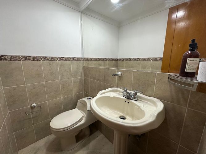 Casa de 4 alcobas en venta en El Poblado, Medellín, 261 m² · foto 16 de 19