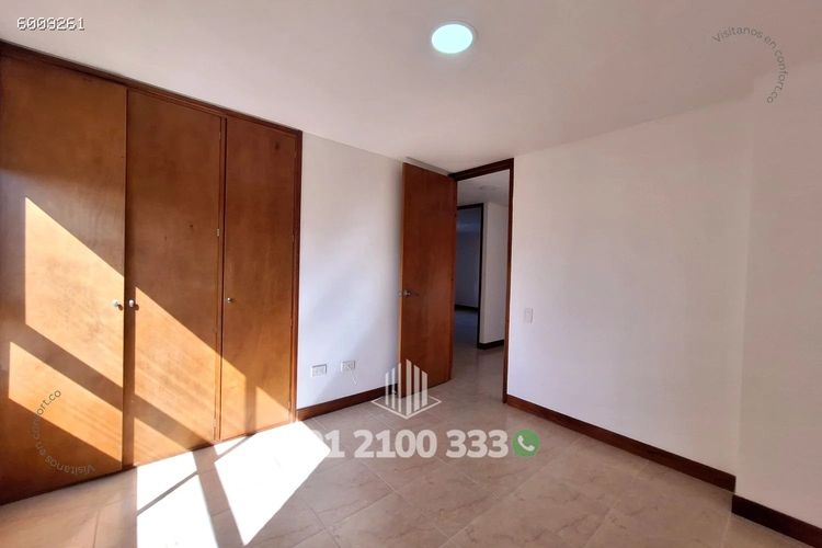 Apartamento de 3 alcobas en arriendo en Los Balsos, Medellín, 105 m² · foto 14 de 24