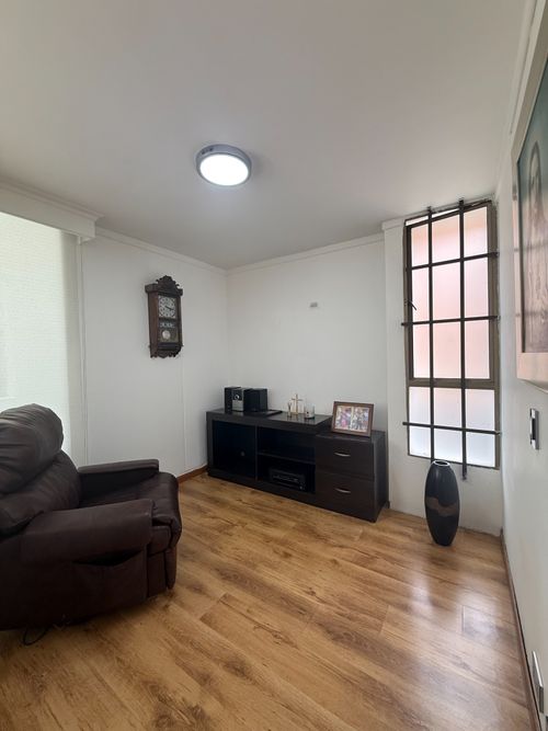Apartamento en venta en Loma De Los Bernal, Medellín · foto 24 de 24