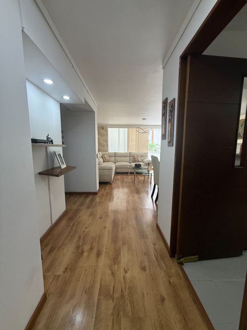 Apartamento en venta en Loma De Los Bernal, Medellín · foto 8 de 24