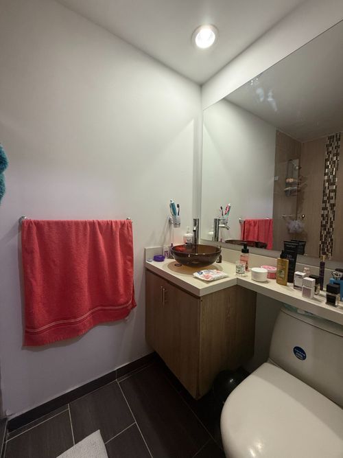 Apartamento en venta en Loma De Los Bernal, Medellín · foto 22 de 24