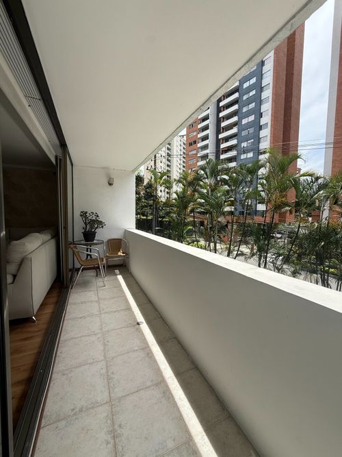 Apartamento en venta en Loma De Los Bernal, Medellín · foto 4 de 24