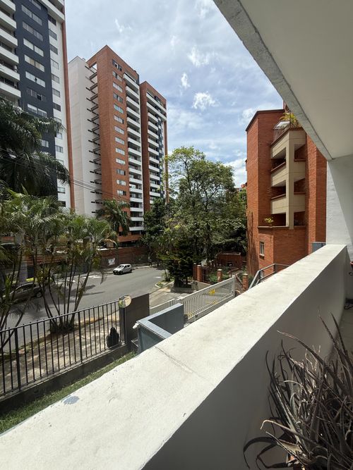 Apartamento en venta en Loma De Los Bernal, Medellín · foto 5 de 24